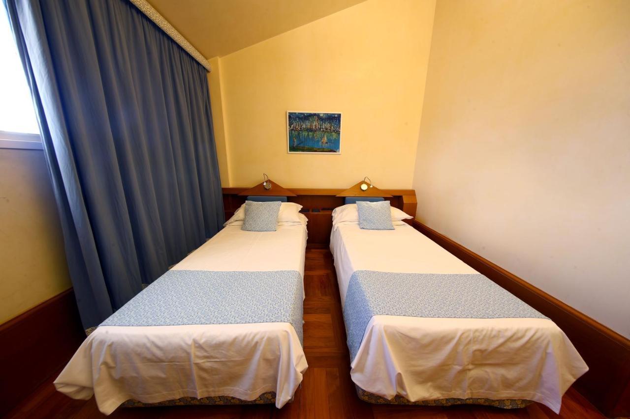 Hr Hotel 3*