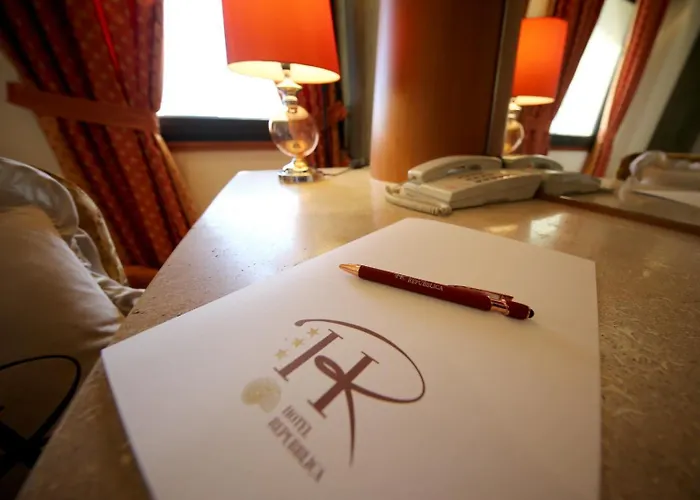 Hr Hotel