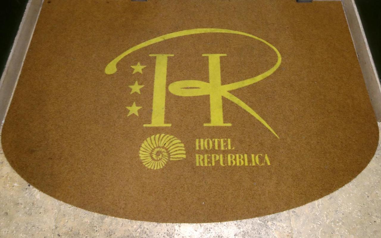 Hr Hotel 3*