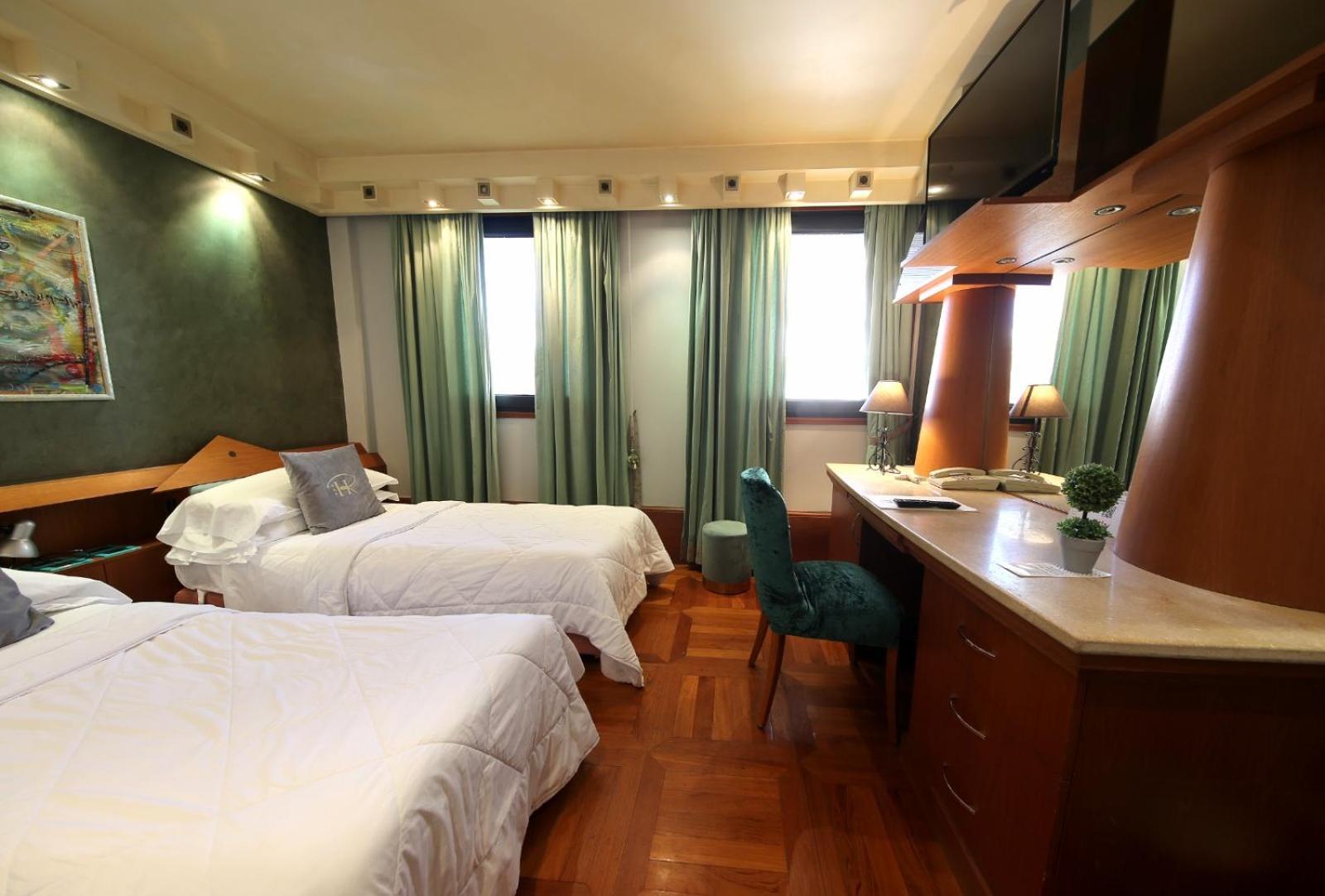 Hr Hotel