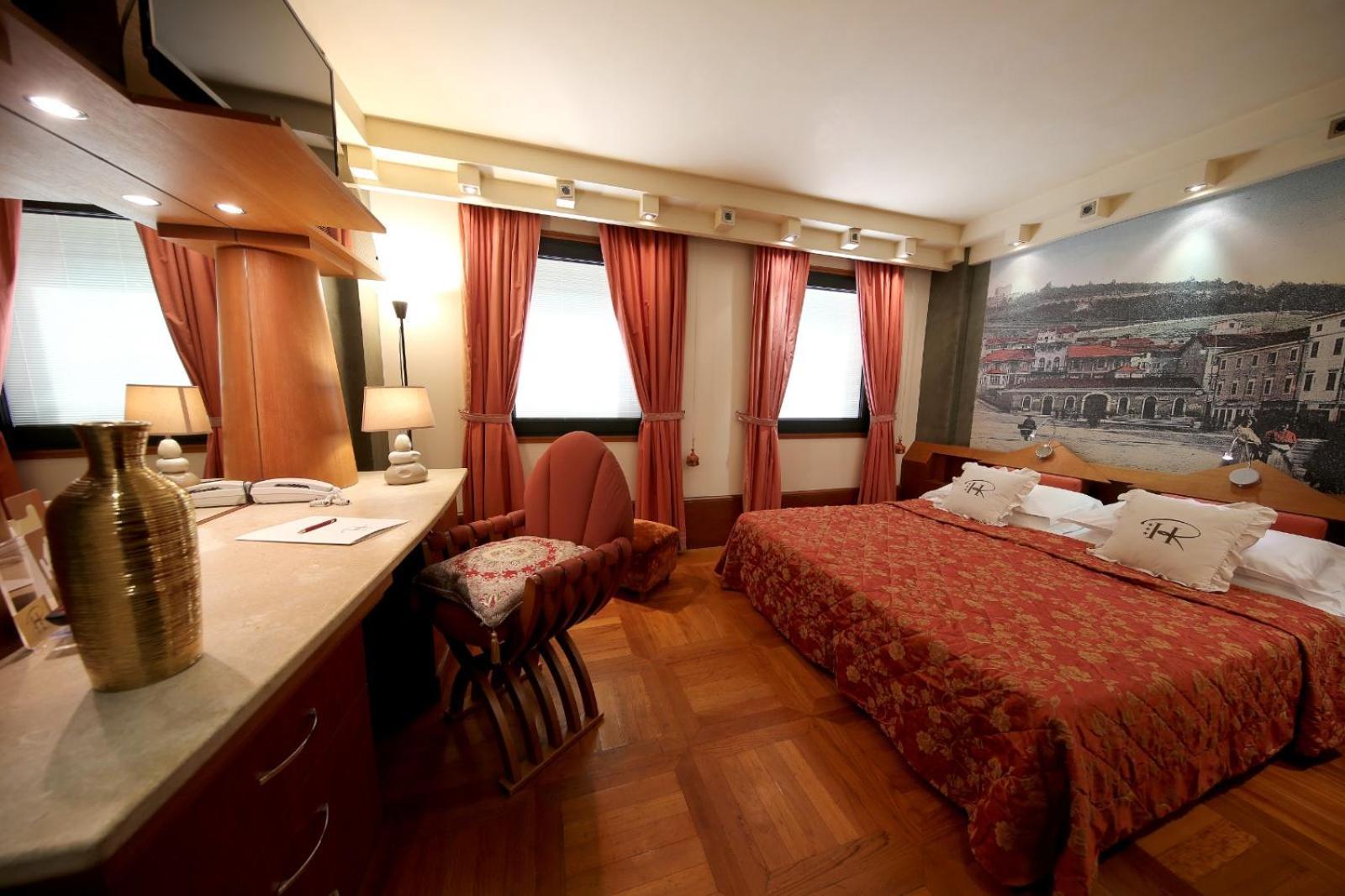 Hotel Hr 3*