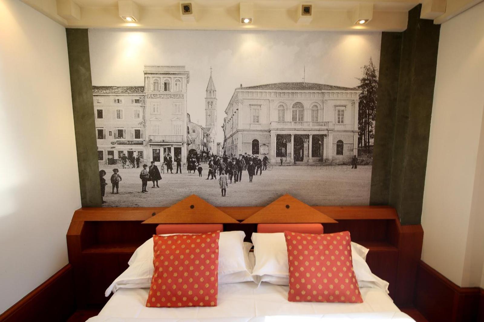 Hr Hotel 3*