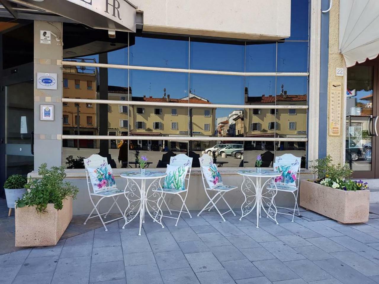 Hr Hotel